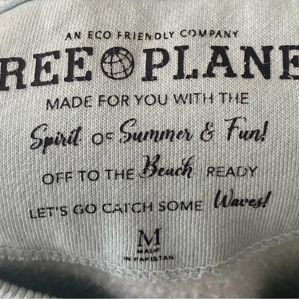 FREE PLANET-CATCHING WAVES-MENS SIZE MEDIUM SWEATSHIRT - Picture 6 of 9